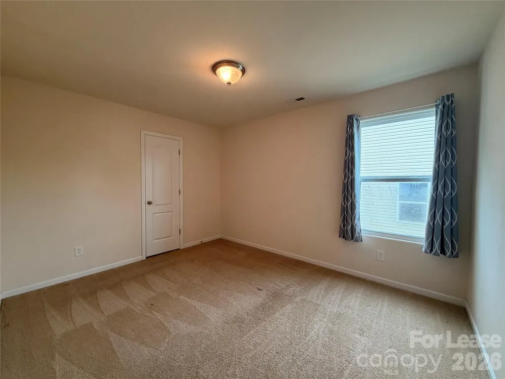 6562 Paw Village Road Charlotte NC 28214