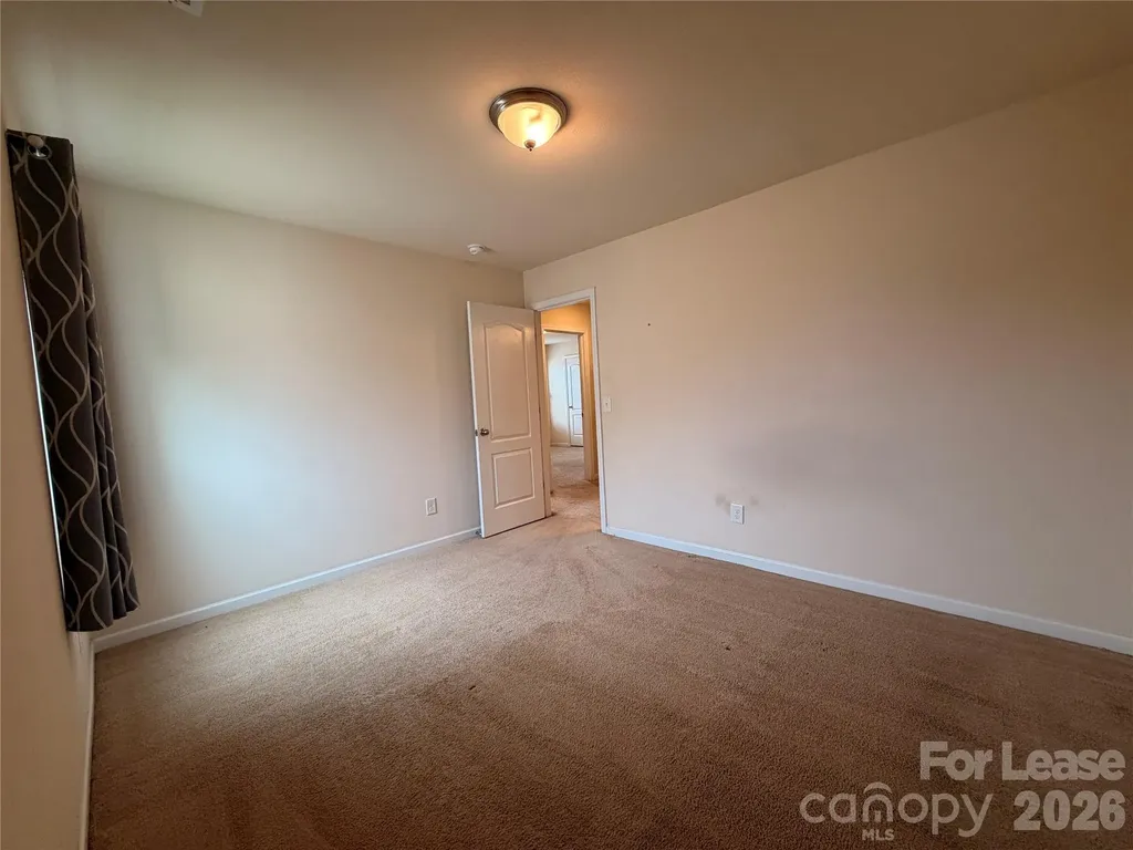6562 Paw Village Road Charlotte NC 28214
