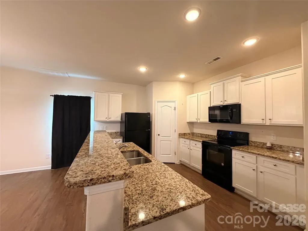 6562 Paw Village Road Charlotte NC 28214