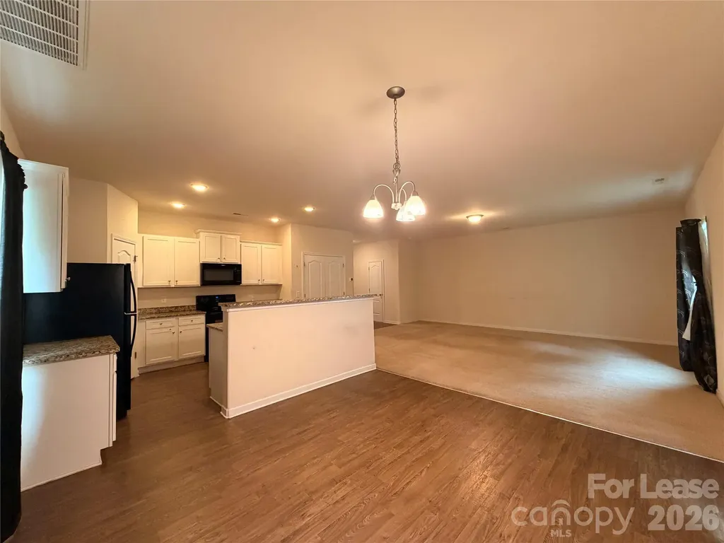 6562 Paw Village Road Charlotte NC 28214
