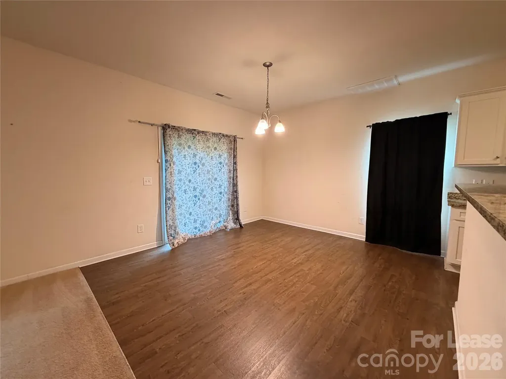 6562 Paw Village Road Charlotte NC 28214