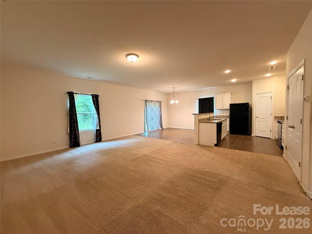 6562 Paw Village Road Charlotte NC 28214
