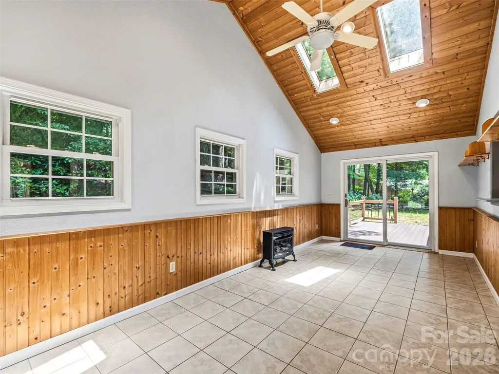 206 Camellia Way Laurel Park NC 28739