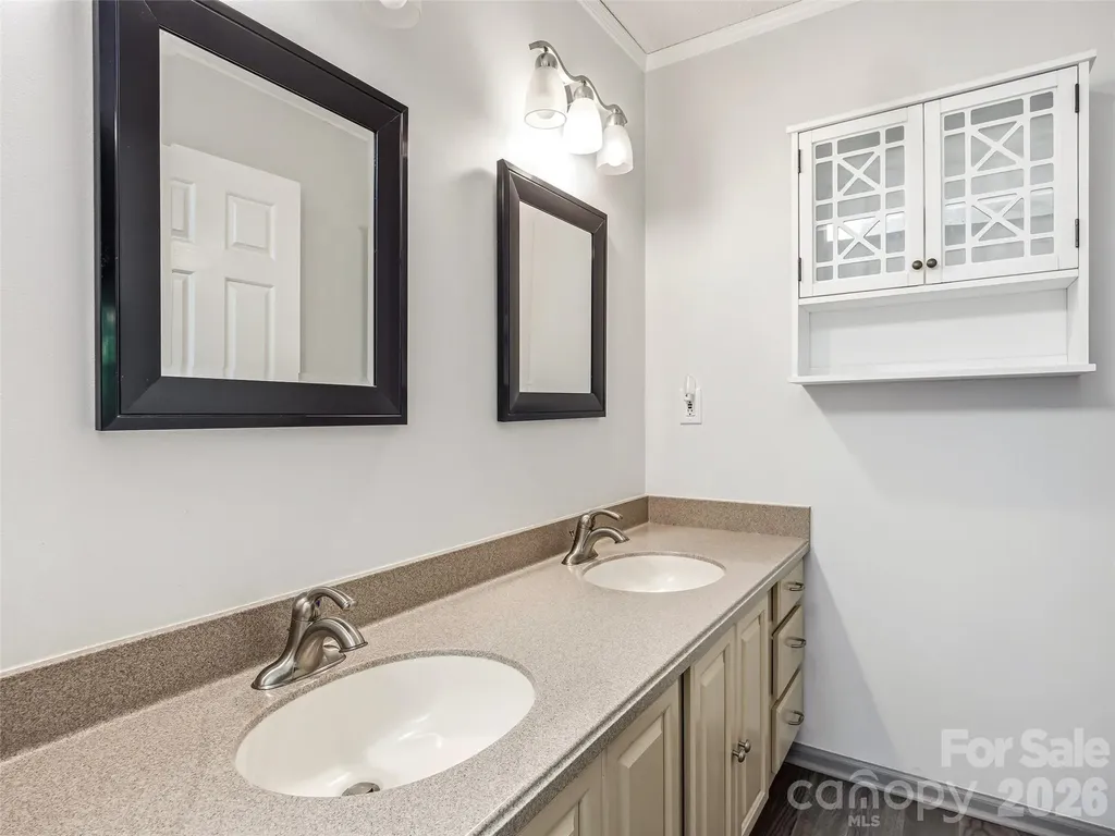 206 Camellia Way Laurel Park NC 28739