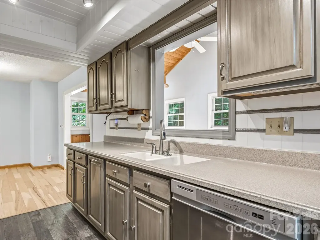 206 Camellia Way Laurel Park NC 28739