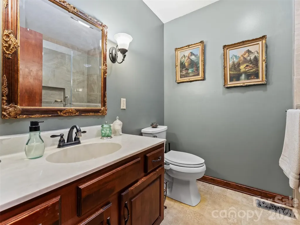 3 Westbridge Drive Hendersonville NC 28739