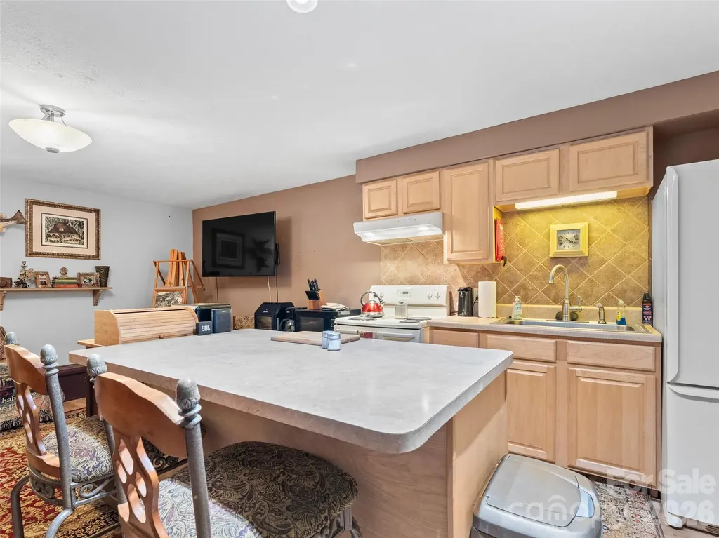 3 Westbridge Drive Hendersonville NC 28739