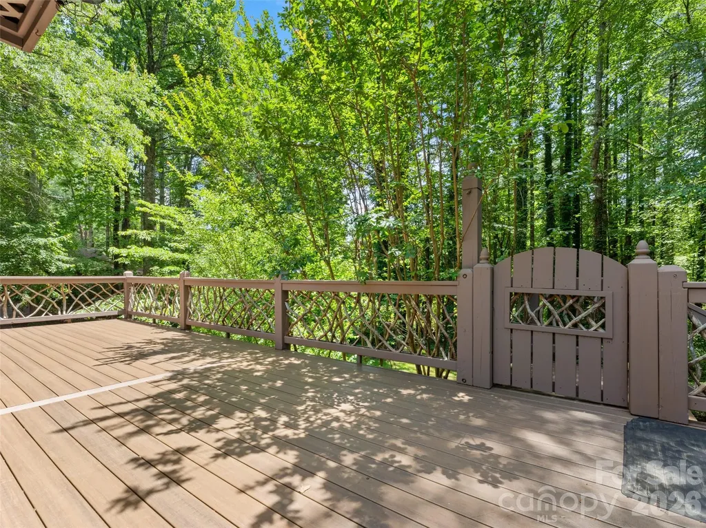 3 Westbridge Drive Hendersonville NC 28739