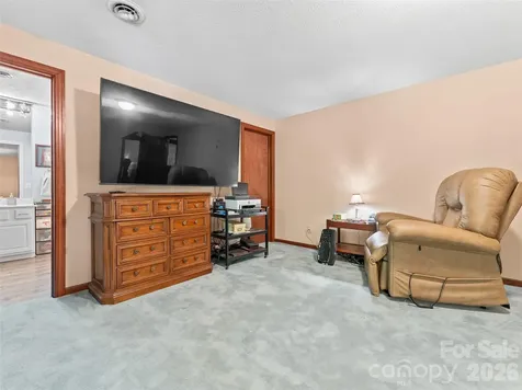 3 Westbridge Drive Hendersonville NC 28739