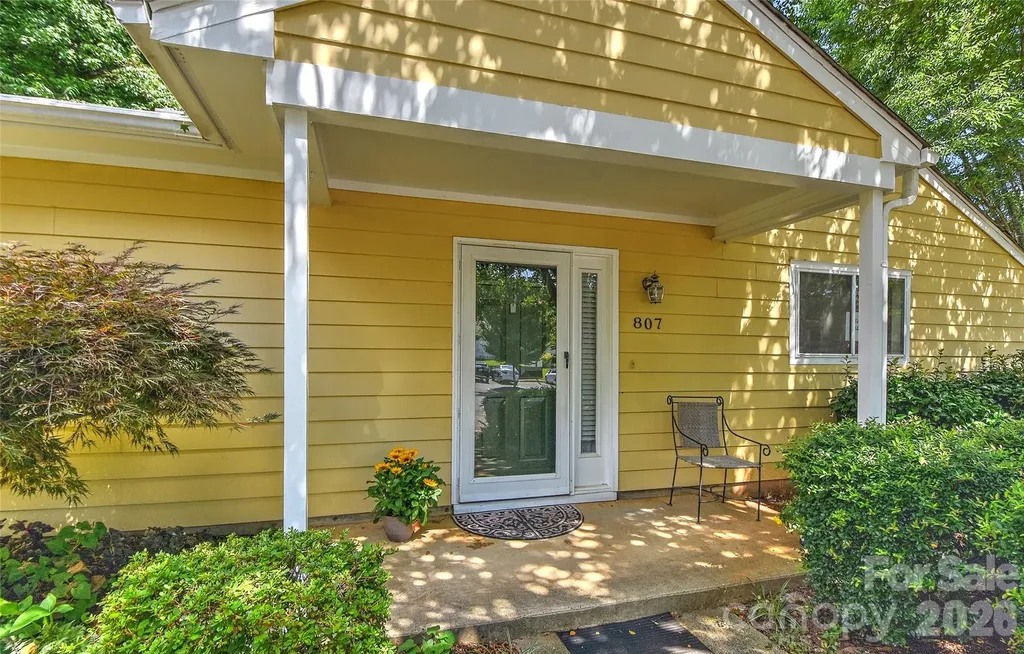 807 Sardis Cove Drive Charlotte NC 28270