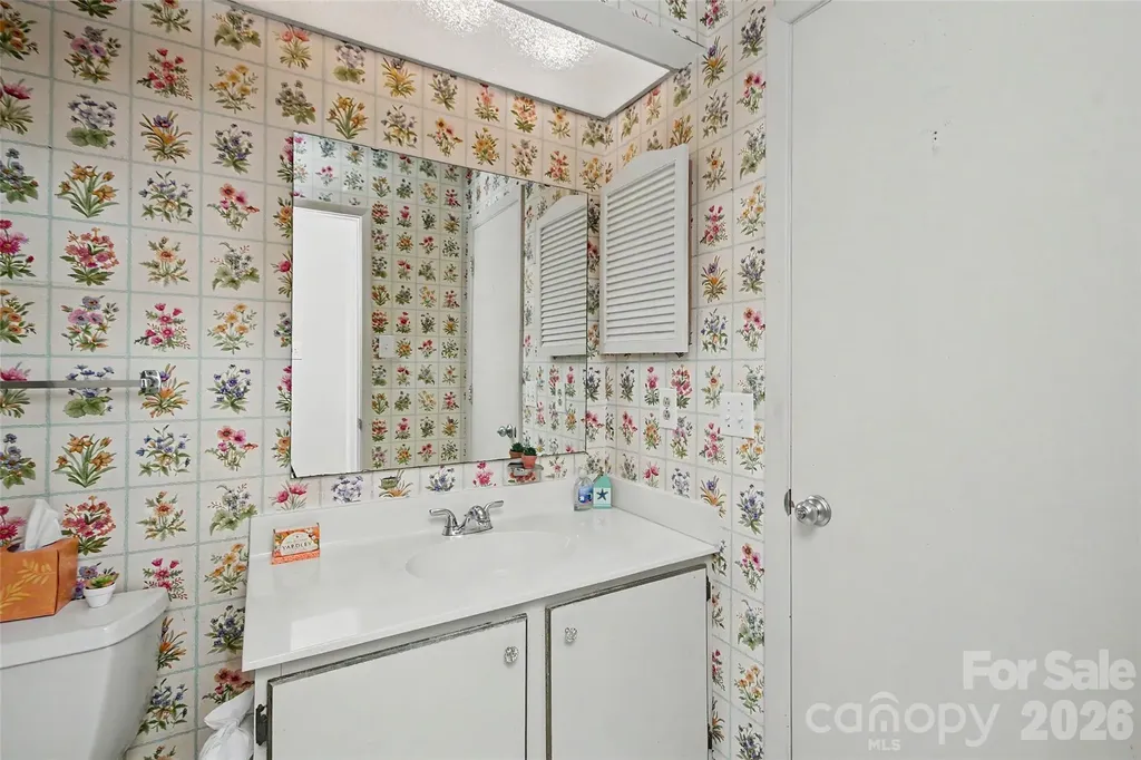 807 Sardis Cove Drive Charlotte NC 28270