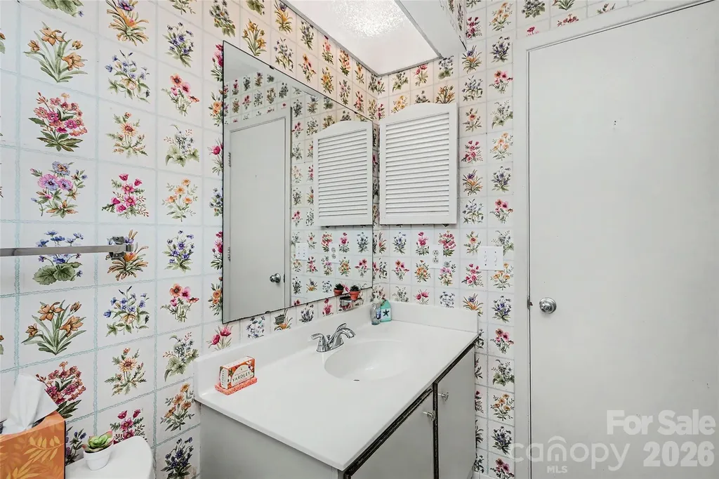 807 Sardis Cove Drive Charlotte NC 28270