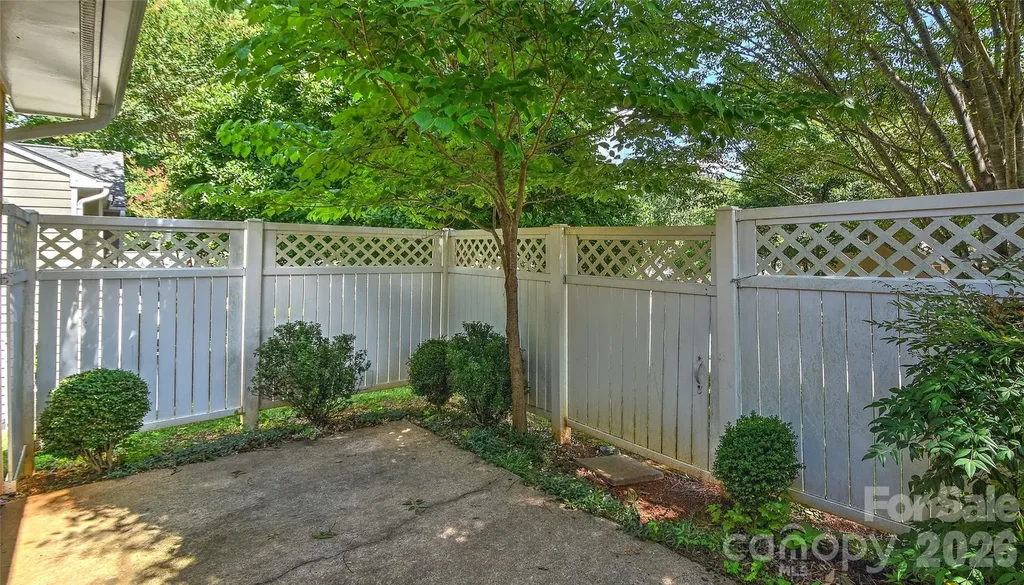 807 Sardis Cove Drive Charlotte NC 28270