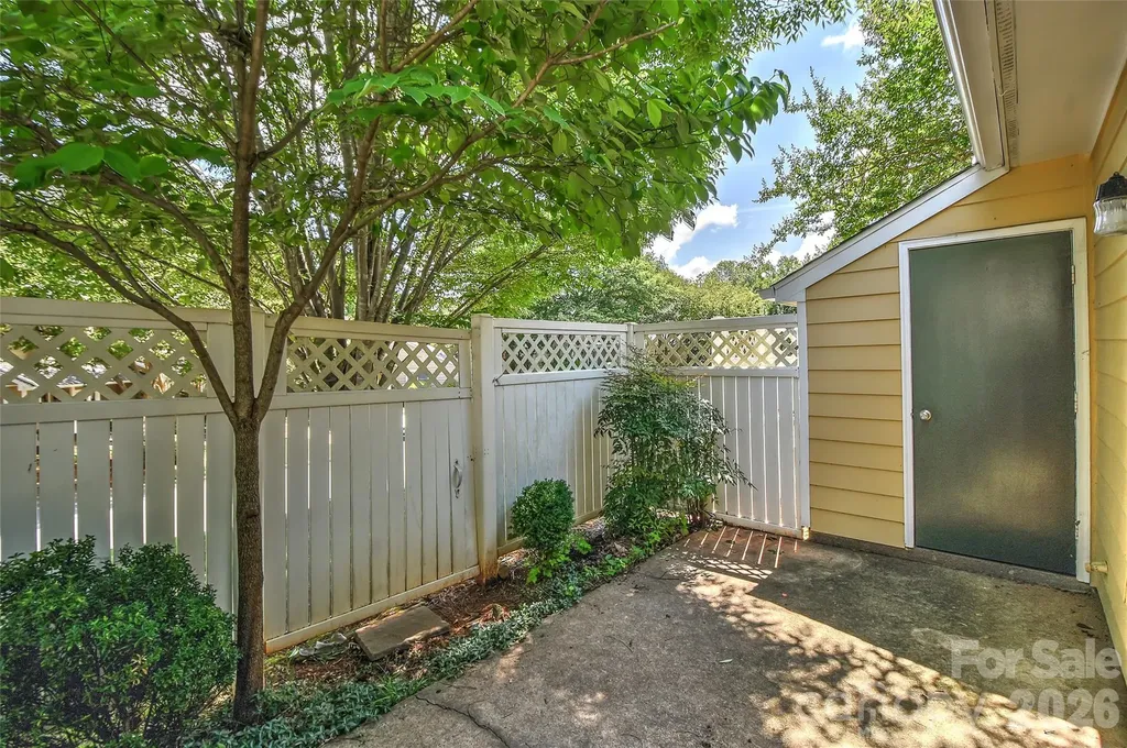 807 Sardis Cove Drive Charlotte NC 28270