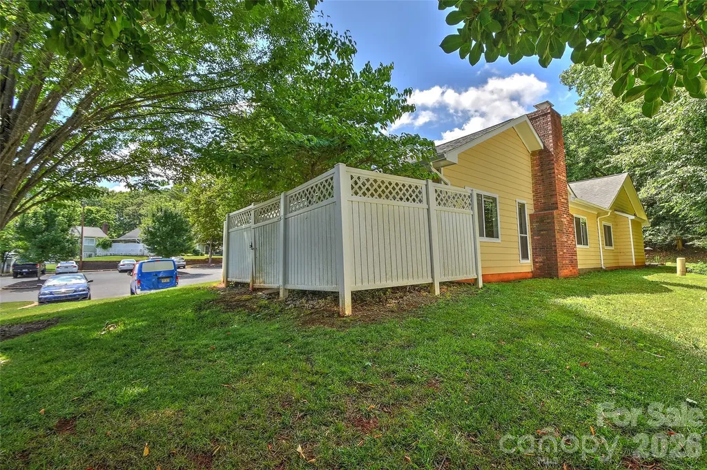 807 Sardis Cove Drive Charlotte NC 28270