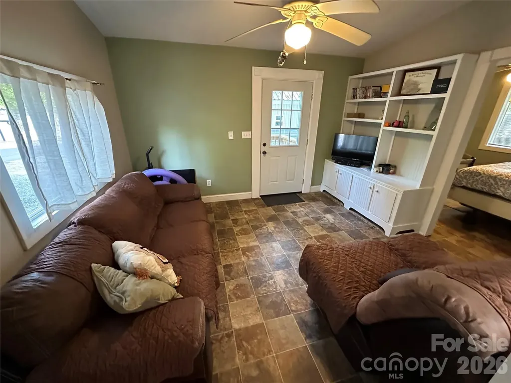 162 Clubhouse Drive New London NC 28127