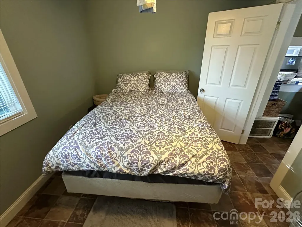 162 Clubhouse Drive New London NC 28127