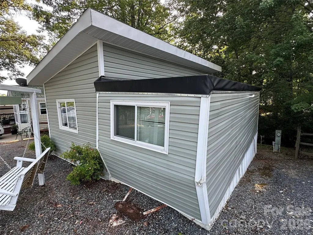 162 Clubhouse Drive New London NC 28127
