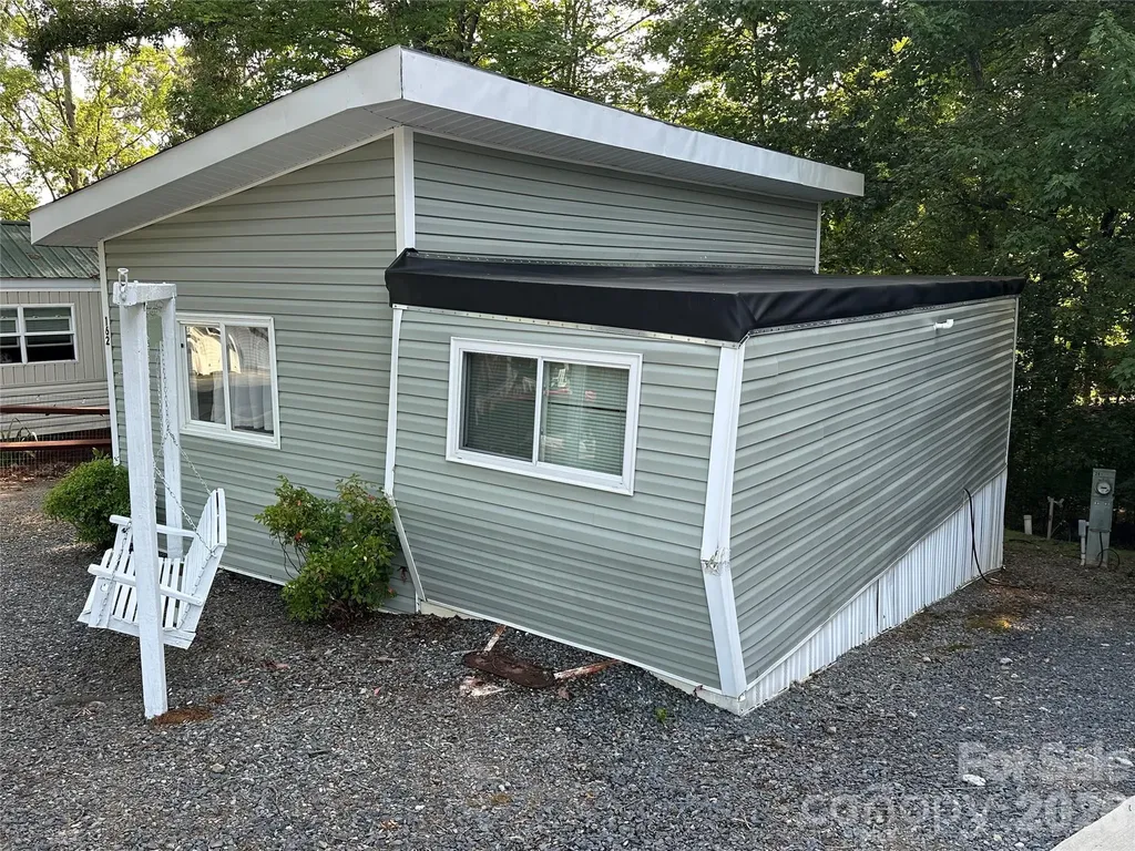 162 Clubhouse Drive New London NC 28127