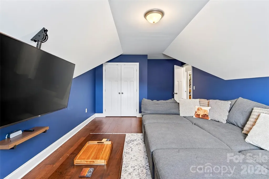 22 Tudor Way Black Mountain NC 28711