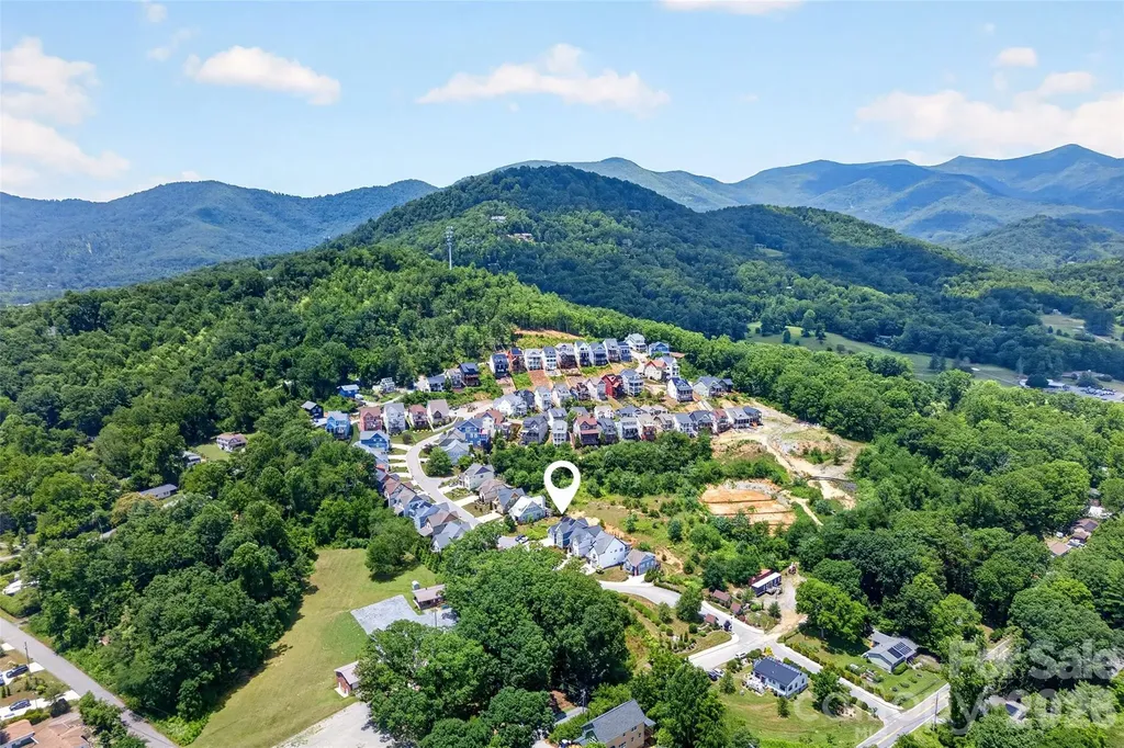 22 Tudor Way Black Mountain NC 28711