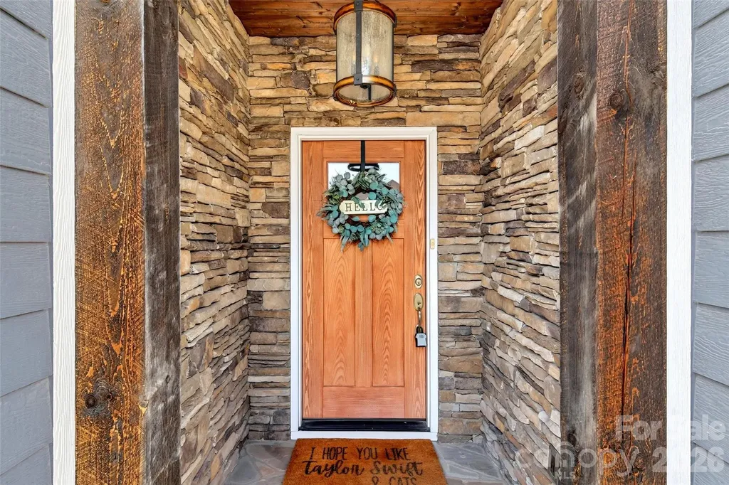 22 Tudor Way Black Mountain NC 28711