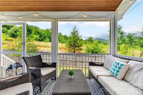 22 Tudor Way Black Mountain NC 28711