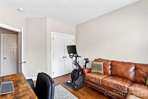 22 Tudor Way Black Mountain NC 28711