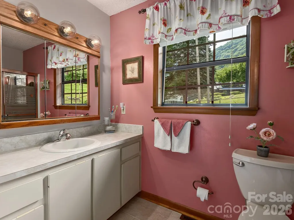 85 Hillcrest Road Maggie Valley NC 28751