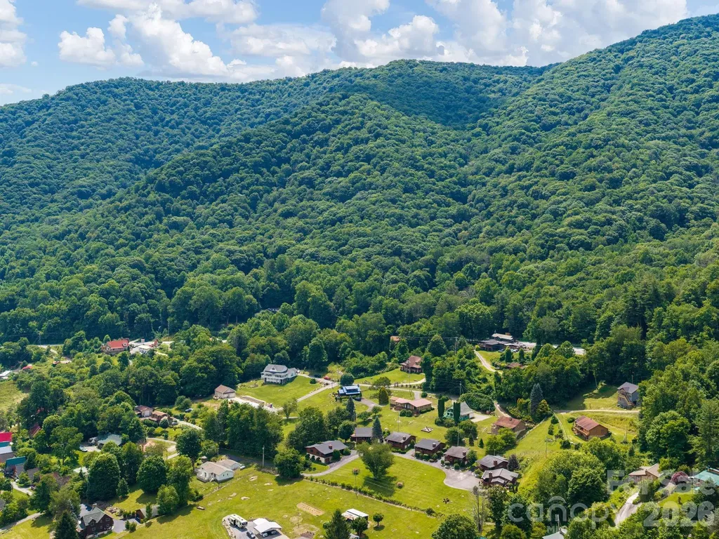 85 Hillcrest Road Maggie Valley NC 28751