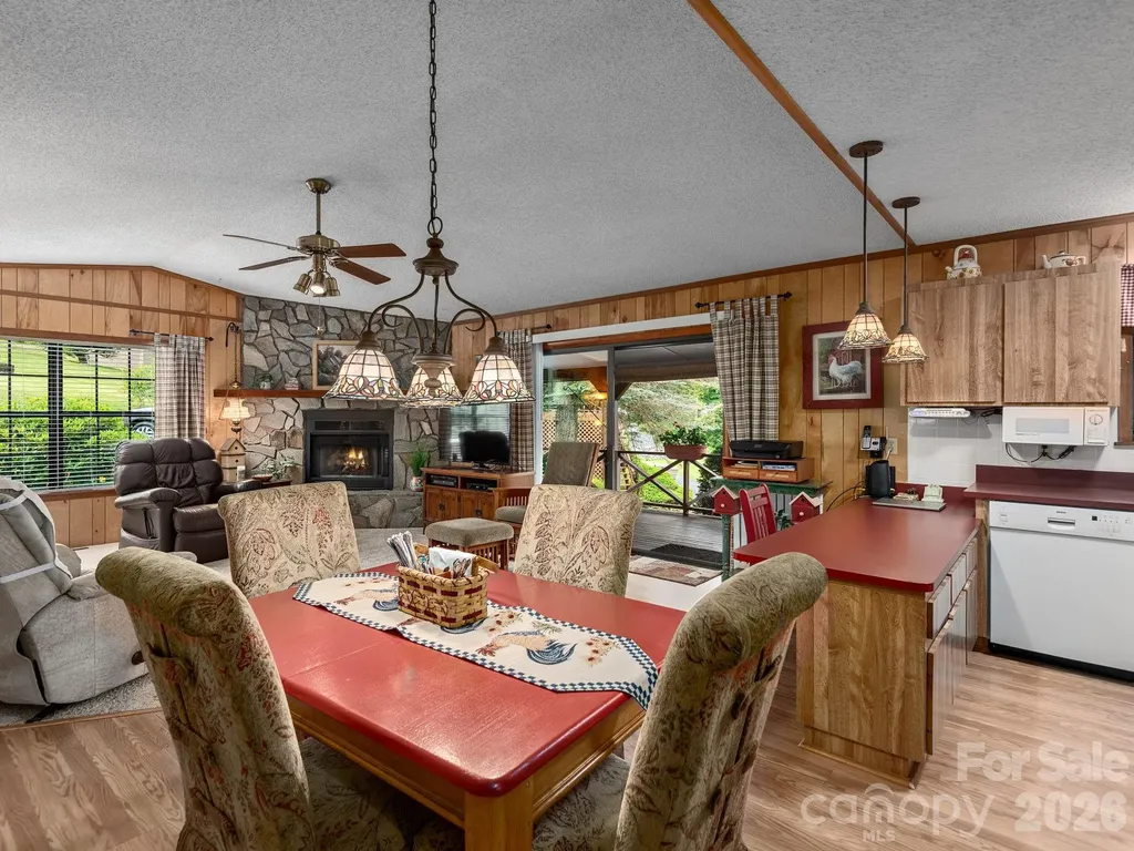 85 Hillcrest Road Maggie Valley NC 28751