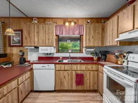 85 Hillcrest Road Maggie Valley NC 28751