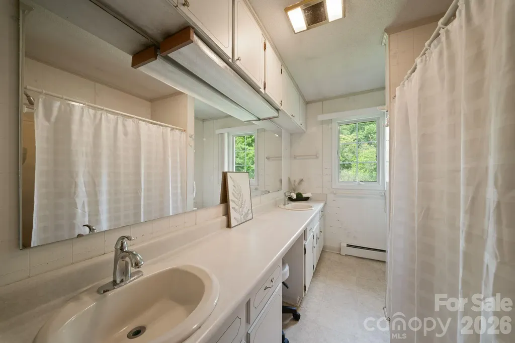 528 Baccus Siding Road Green Mountain NC 28740