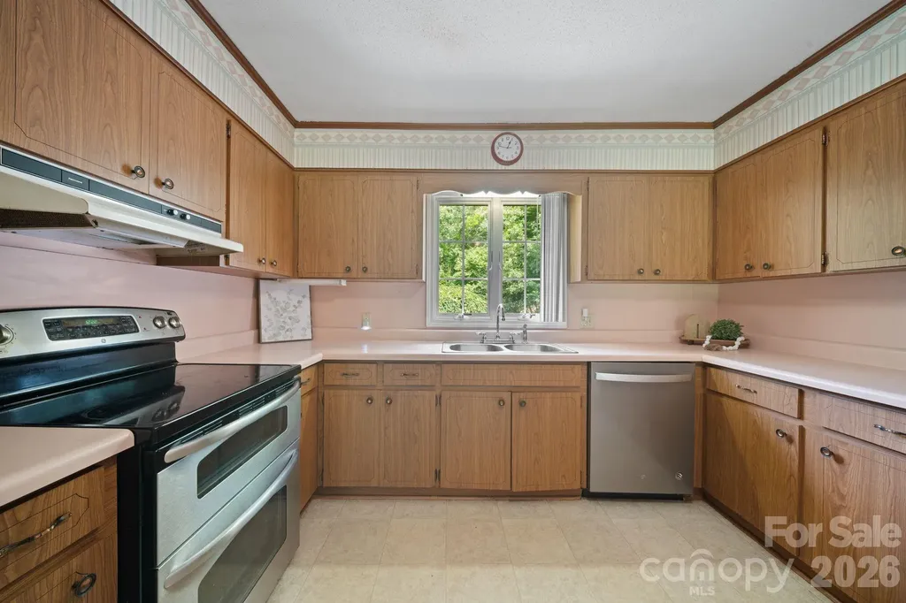 528 Baccus Siding Road Green Mountain NC 28740