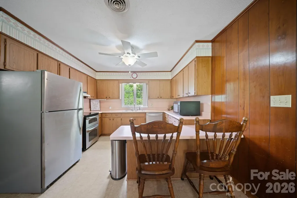 528 Baccus Siding Road Green Mountain NC 28740