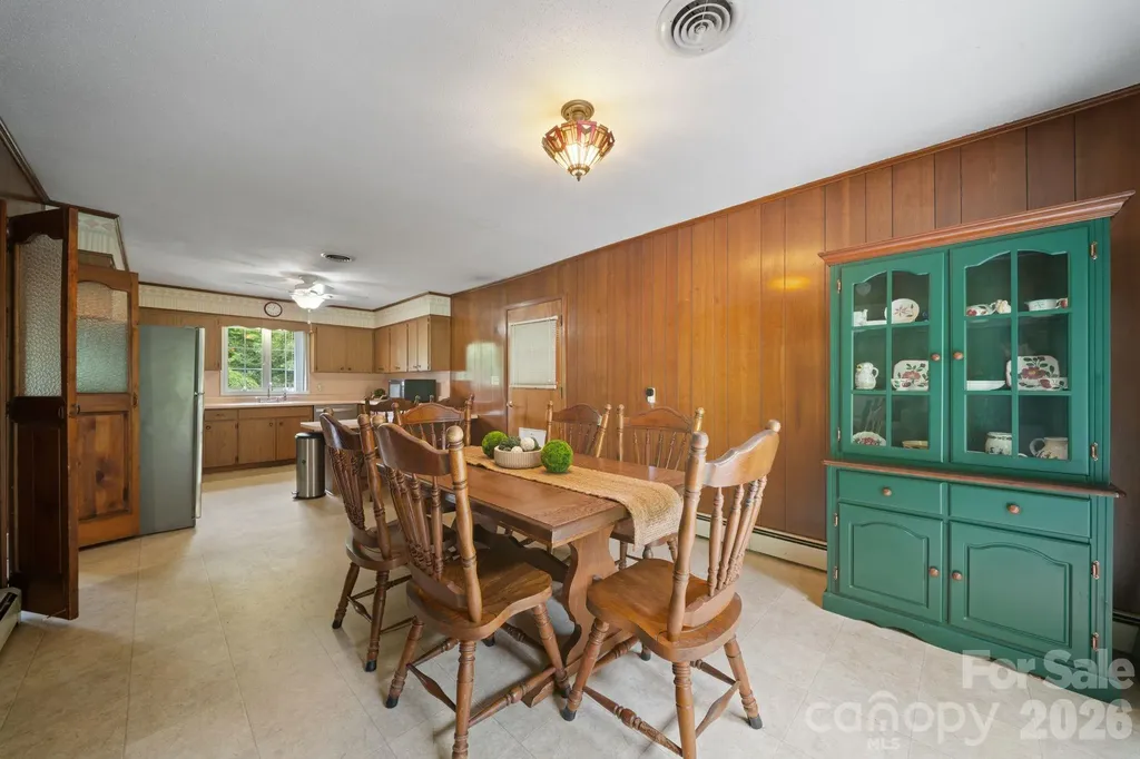 528 Baccus Siding Road Green Mountain NC 28740