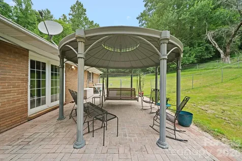528 Baccus Siding Road Green Mountain NC 28740