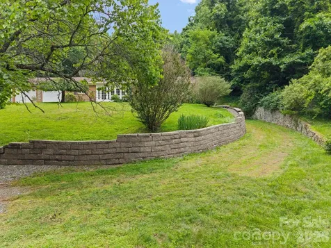528 Baccus Siding Road Green Mountain NC 28740