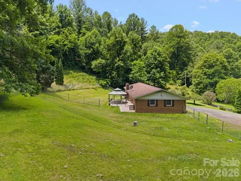 528 Baccus Siding Road Green Mountain NC 28740