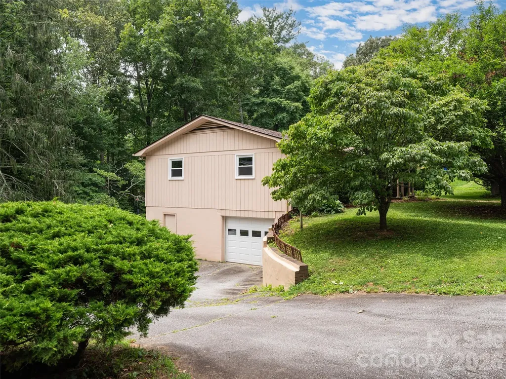 29 Jean Drive Asheville NC 28803