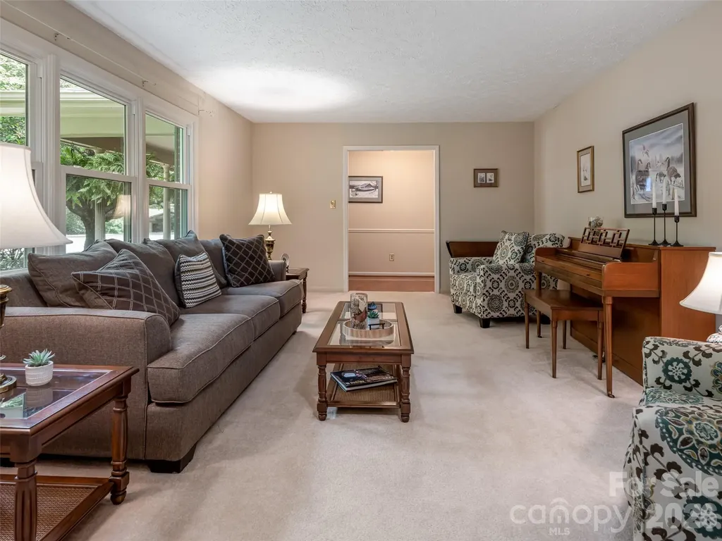 29 Jean Drive Asheville NC 28803