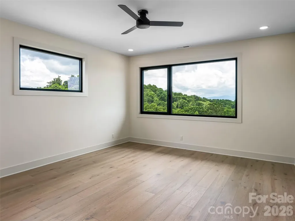 24 S Watchman Drive Hendersonville NC 28791