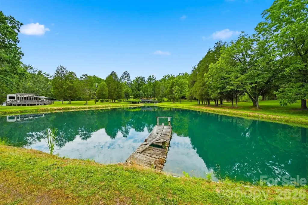 1915 Cedar Pond Road Catawba NC 28609