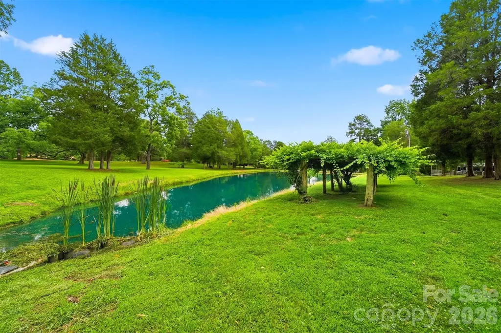 1915 Cedar Pond Road Catawba NC 28609