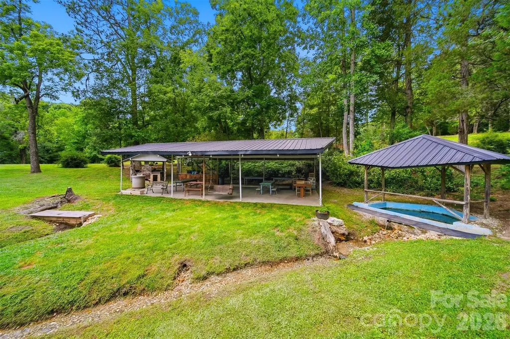1915 Cedar Pond Road Catawba NC 28609