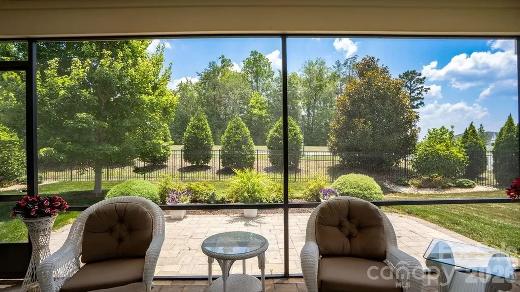 261 Stone Mountain Way Denver NC 28037