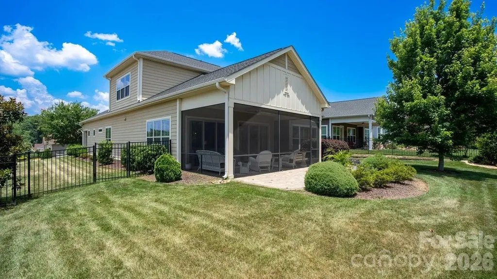261 Stone Mountain Way Denver NC 28037