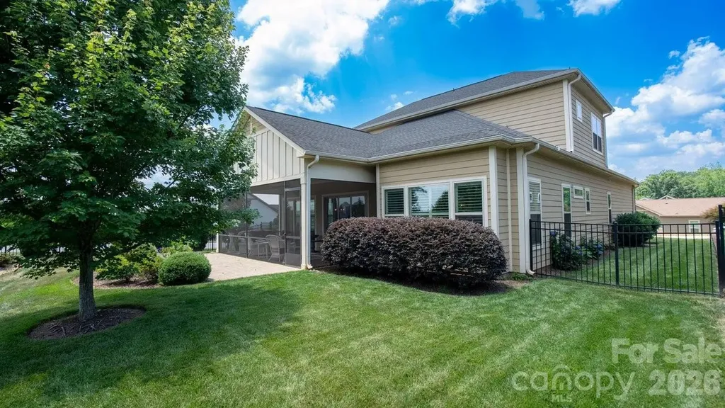 261 Stone Mountain Way Denver NC 28037