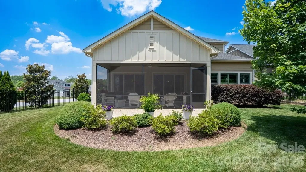 261 Stone Mountain Way Denver NC 28037