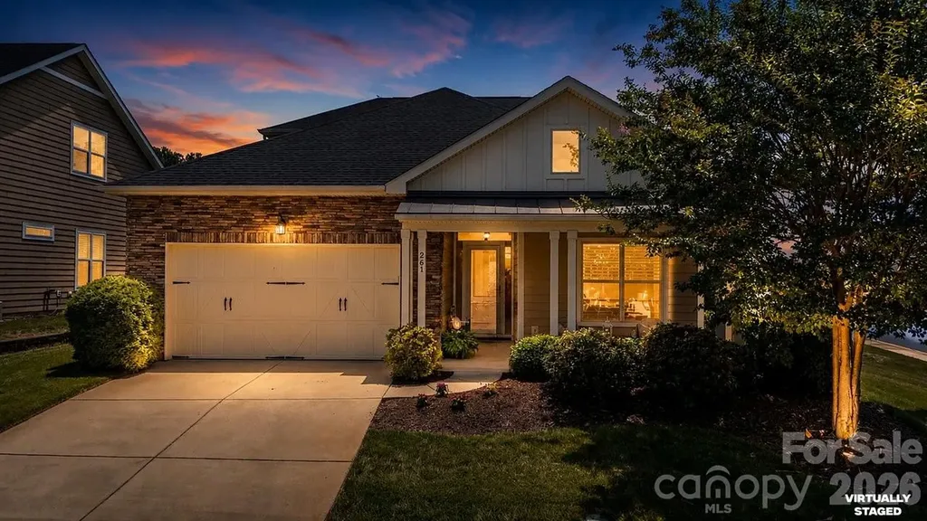 261 Stone Mountain Way Denver NC 28037